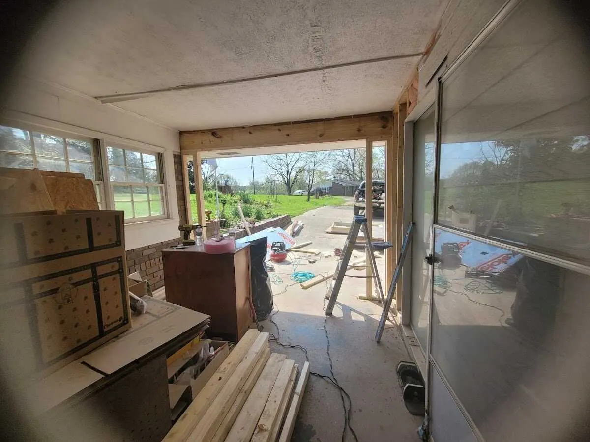 Air movers and dehumidifier for Drying & Dehumidification in Catonsville